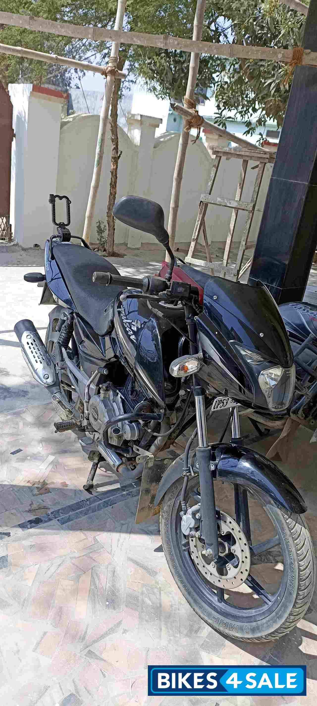 Black Bajaj Pulsar 150