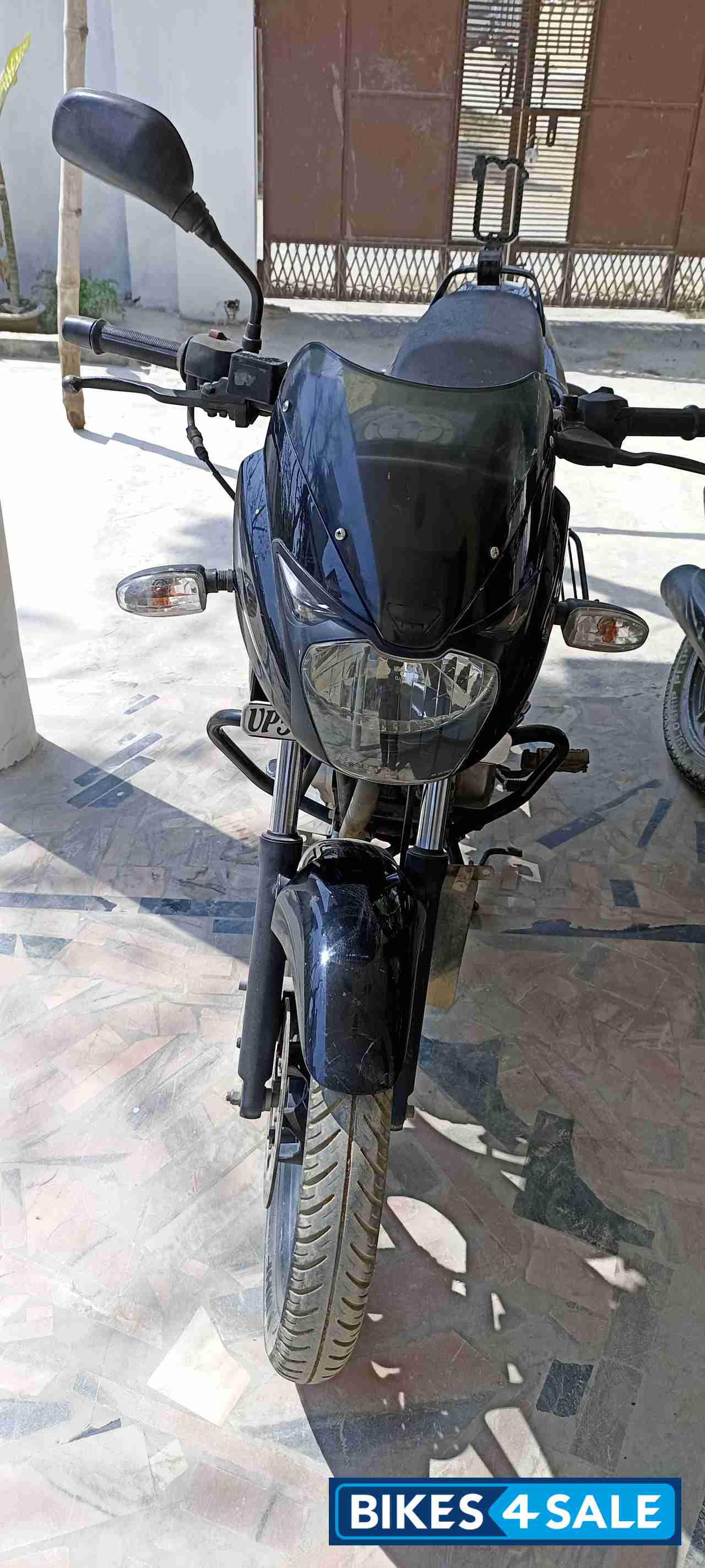Black Bajaj Pulsar 150