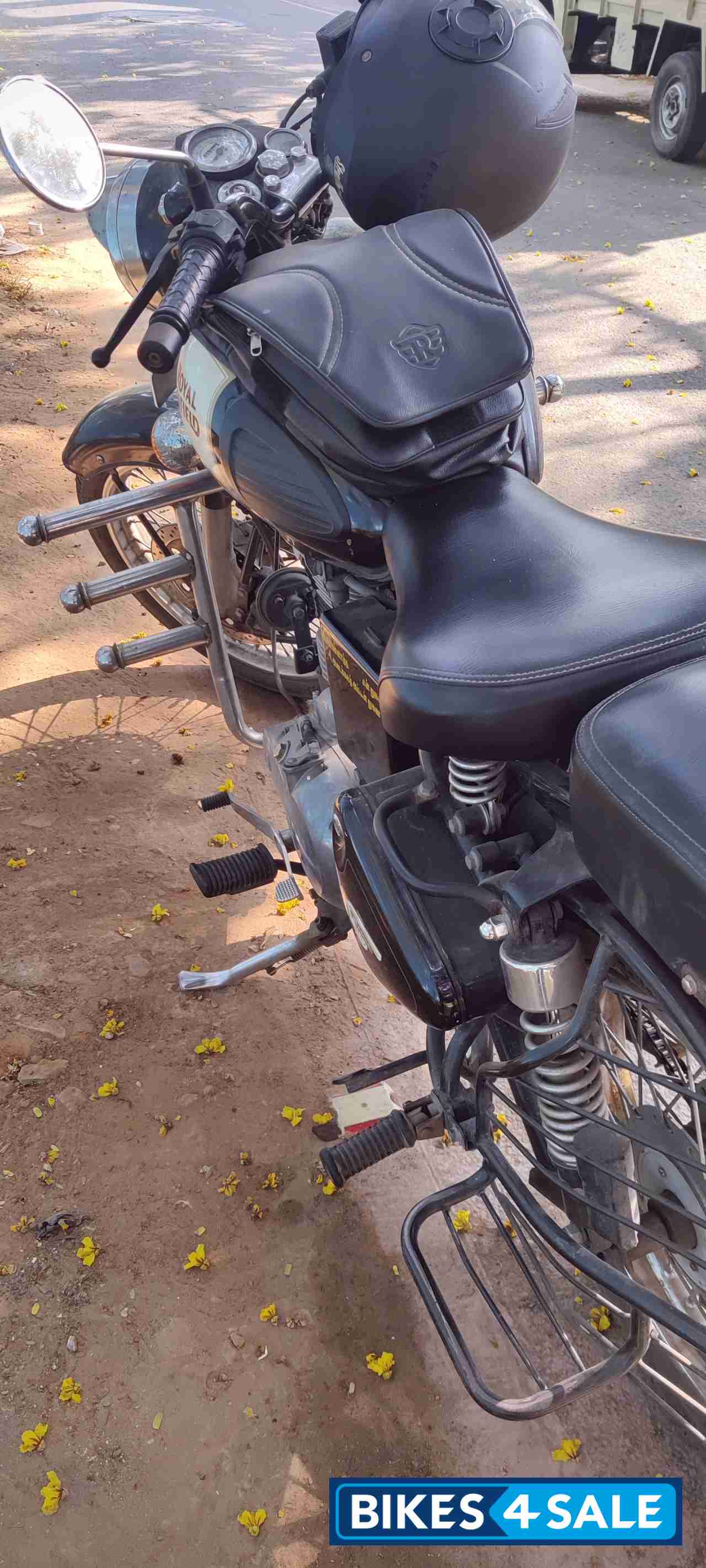 Black Royal Enfield Classic 350
