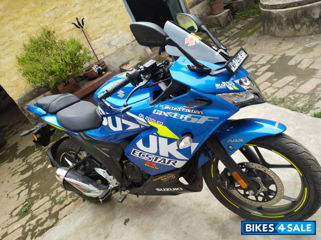 Blue Suzuki Gixxer SF Moto GP