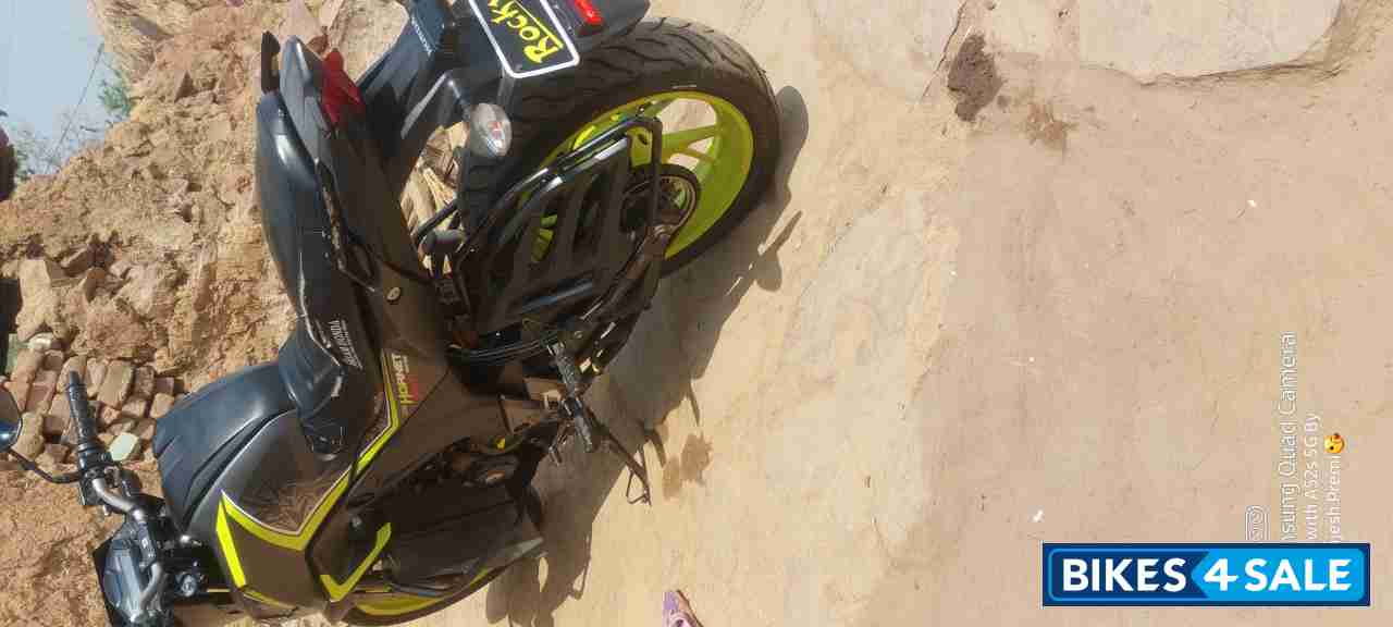 Honda CB Hornet 160R ABS