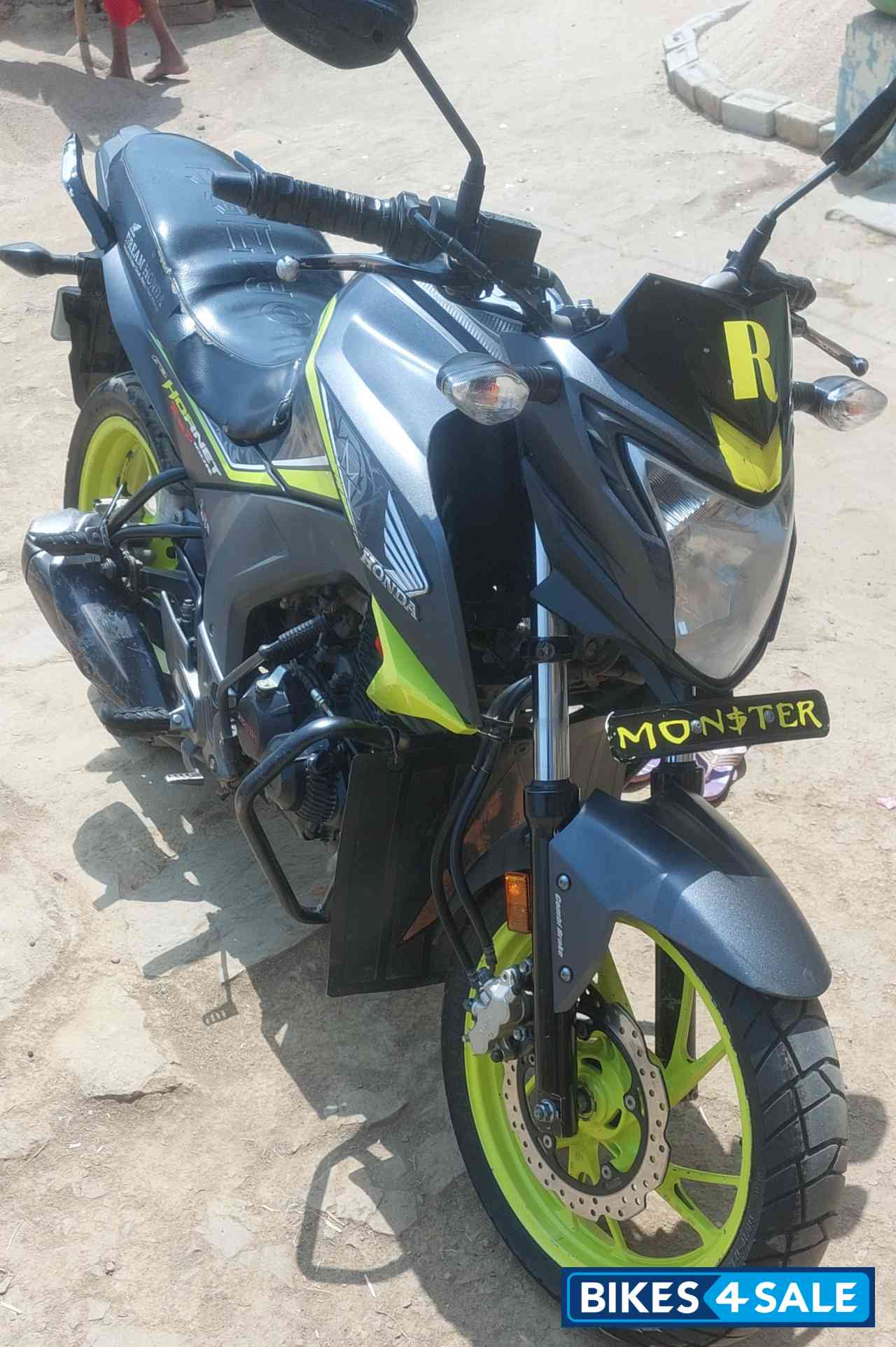 Honda CB Hornet 160R ABS