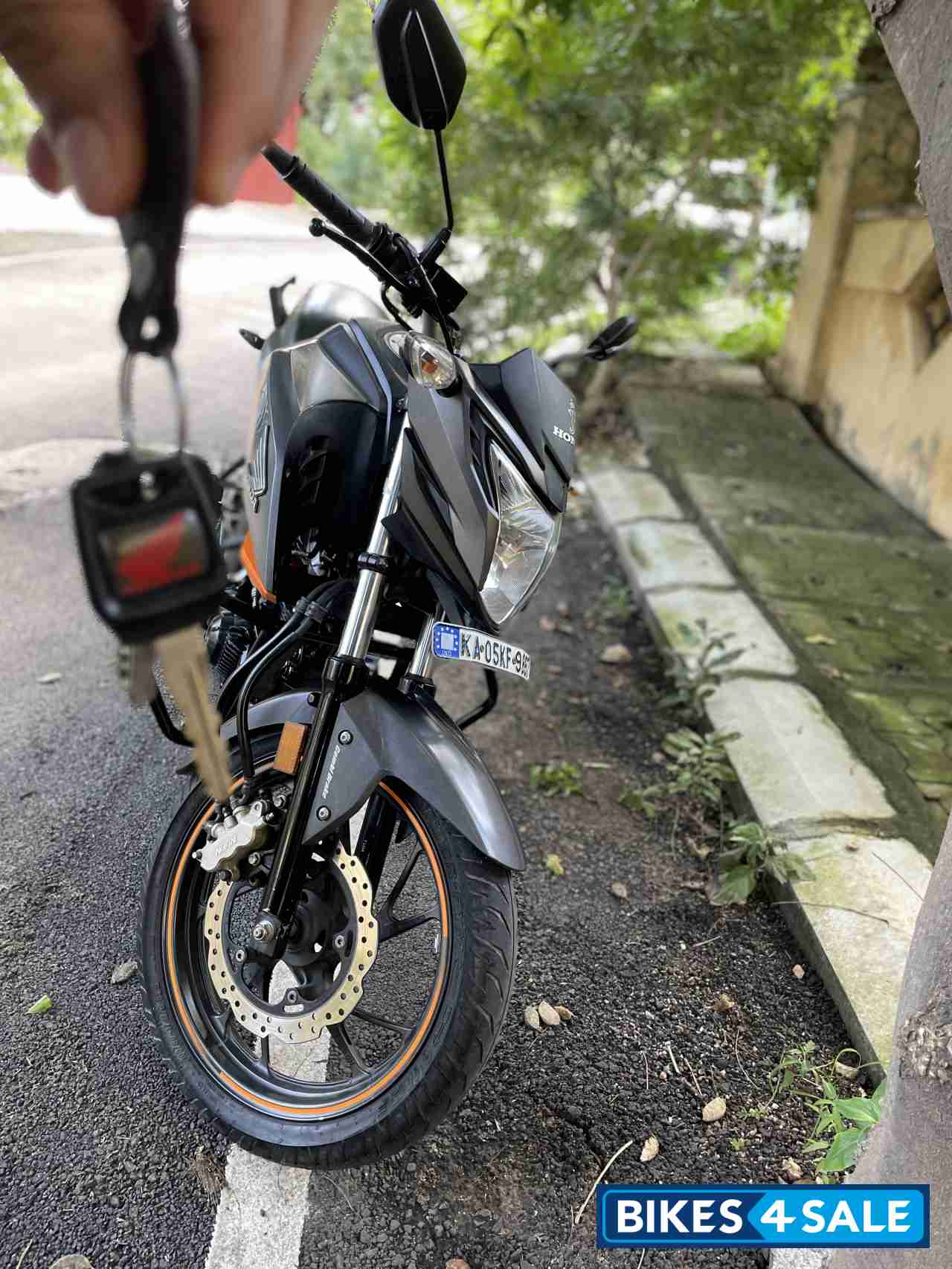 Honda CB Hornet 160R ABS