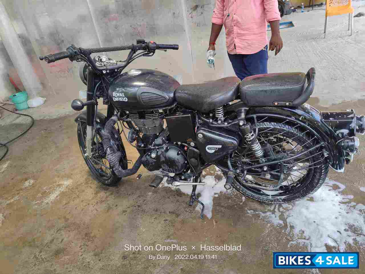 Royal Enfield Classic Stealth Black