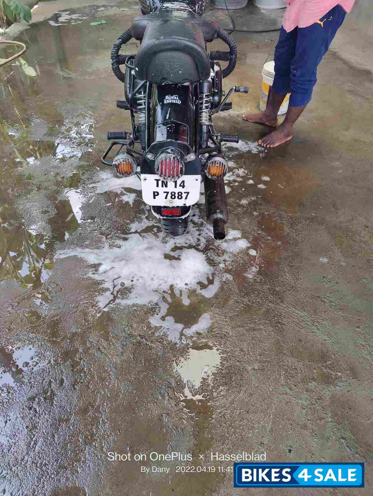 Royal Enfield Classic Stealth Black