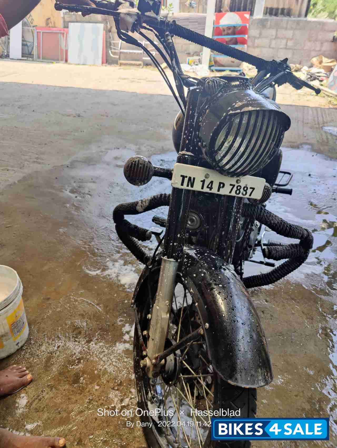 Royal Enfield Classic Stealth Black