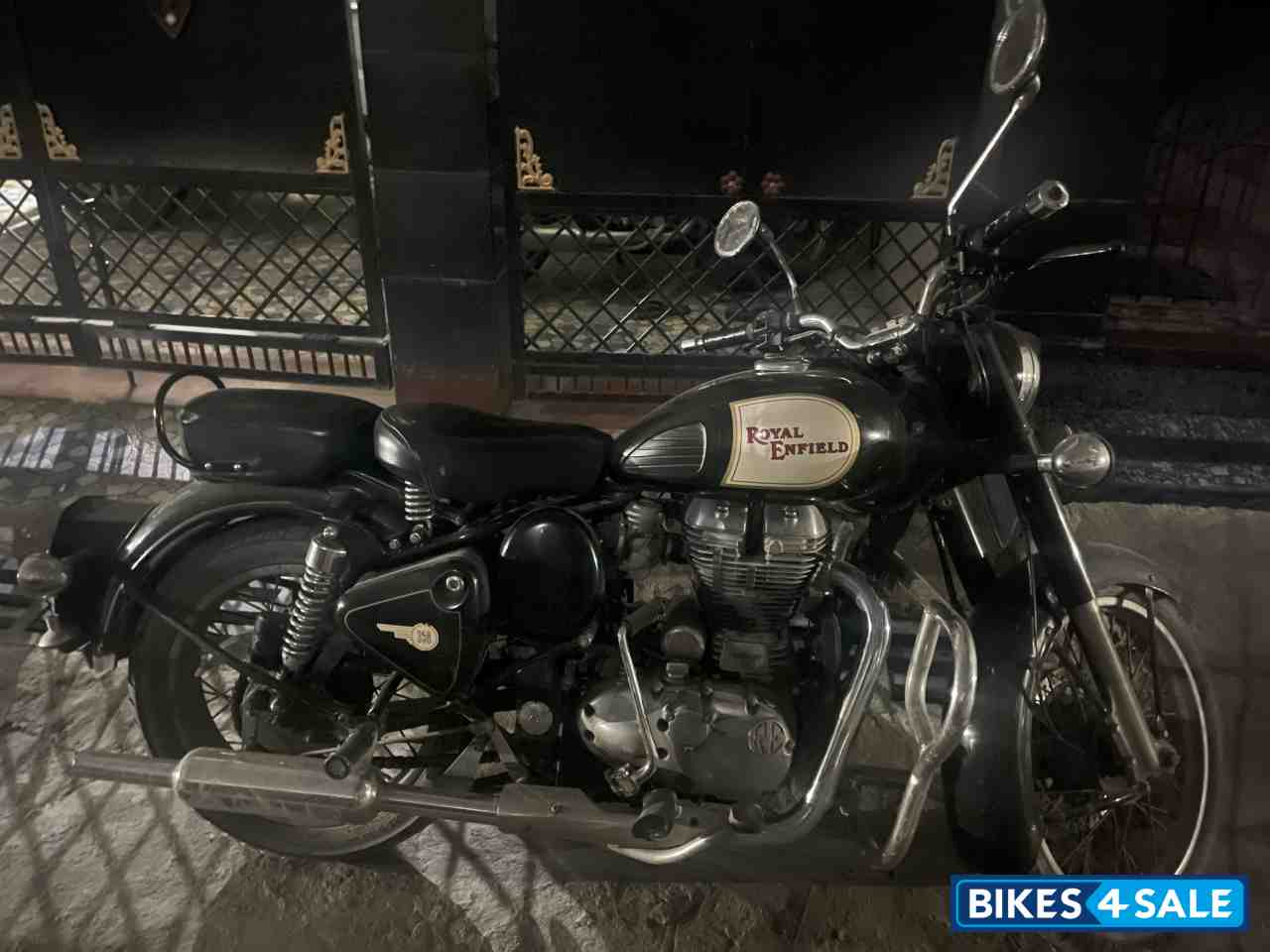 Black Royal Enfield Classic 350