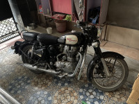 Black Royal Enfield Classic 350