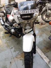 Bajaj V15