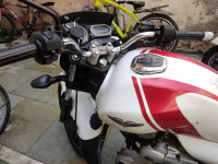 Bajaj V15