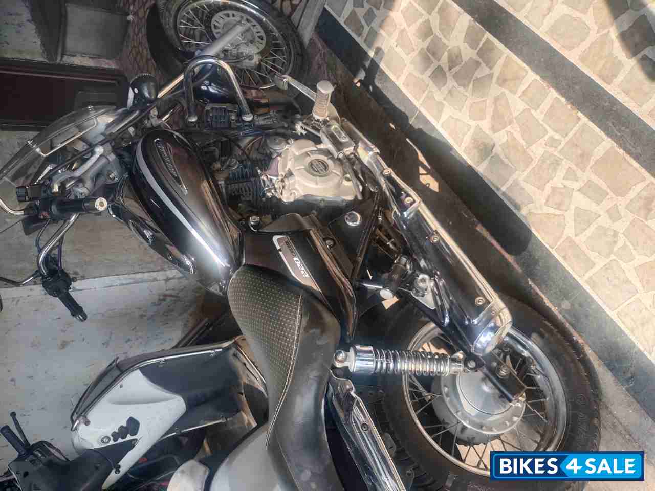 Bajaj Avenger Cruise 220