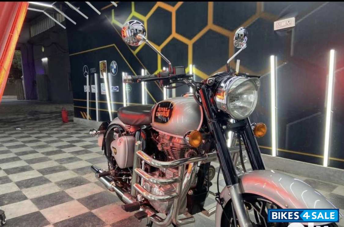 Silver Royal Enfield Classic 350