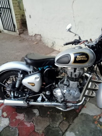 Silver Royal Enfield Classic 350