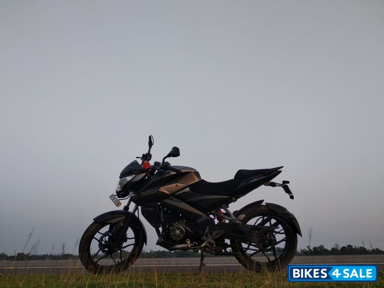 Black Bajaj Pulsar NS 160