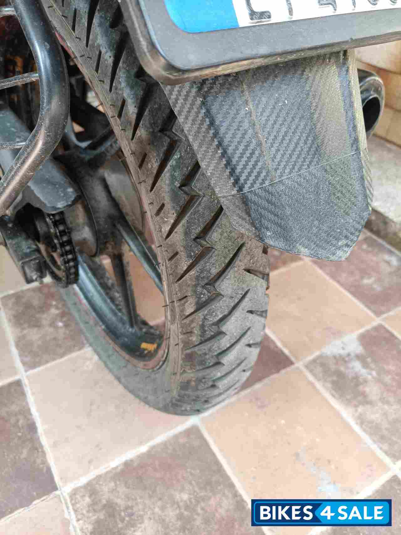 Red TVS Apache RTR 160