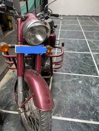 Royal Enfield Classic 500