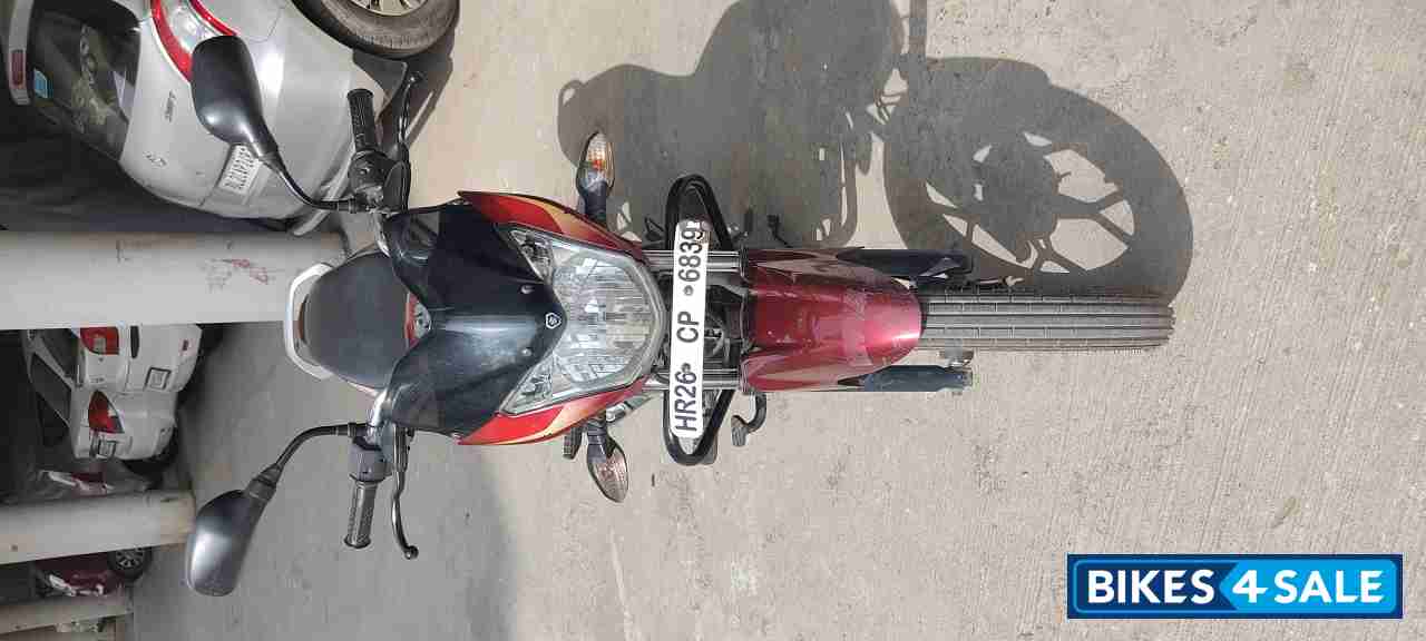 Mahron (red) Bajaj Discover 125M