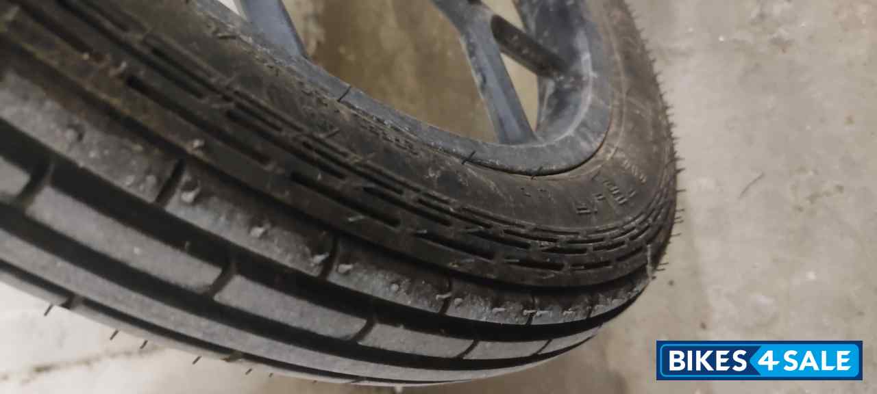 Mahron (red) Bajaj Discover 125M