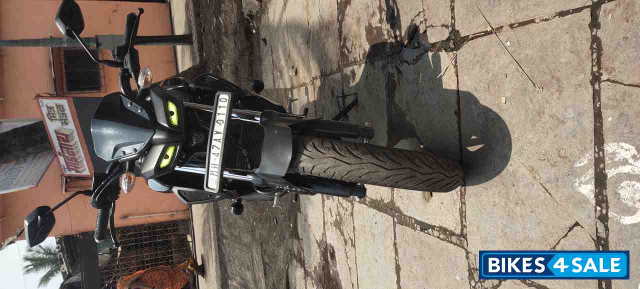 Black Yamaha MT-15 BS6