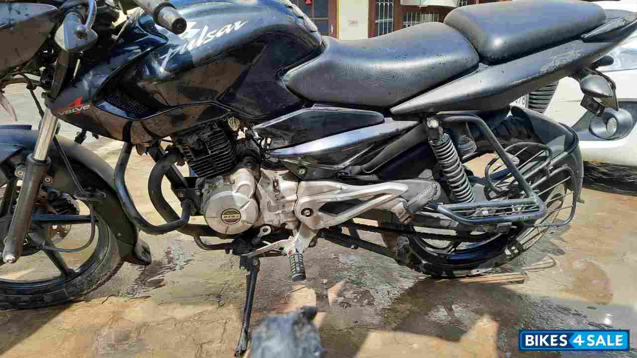 Black Bajaj Pulsar 135LS