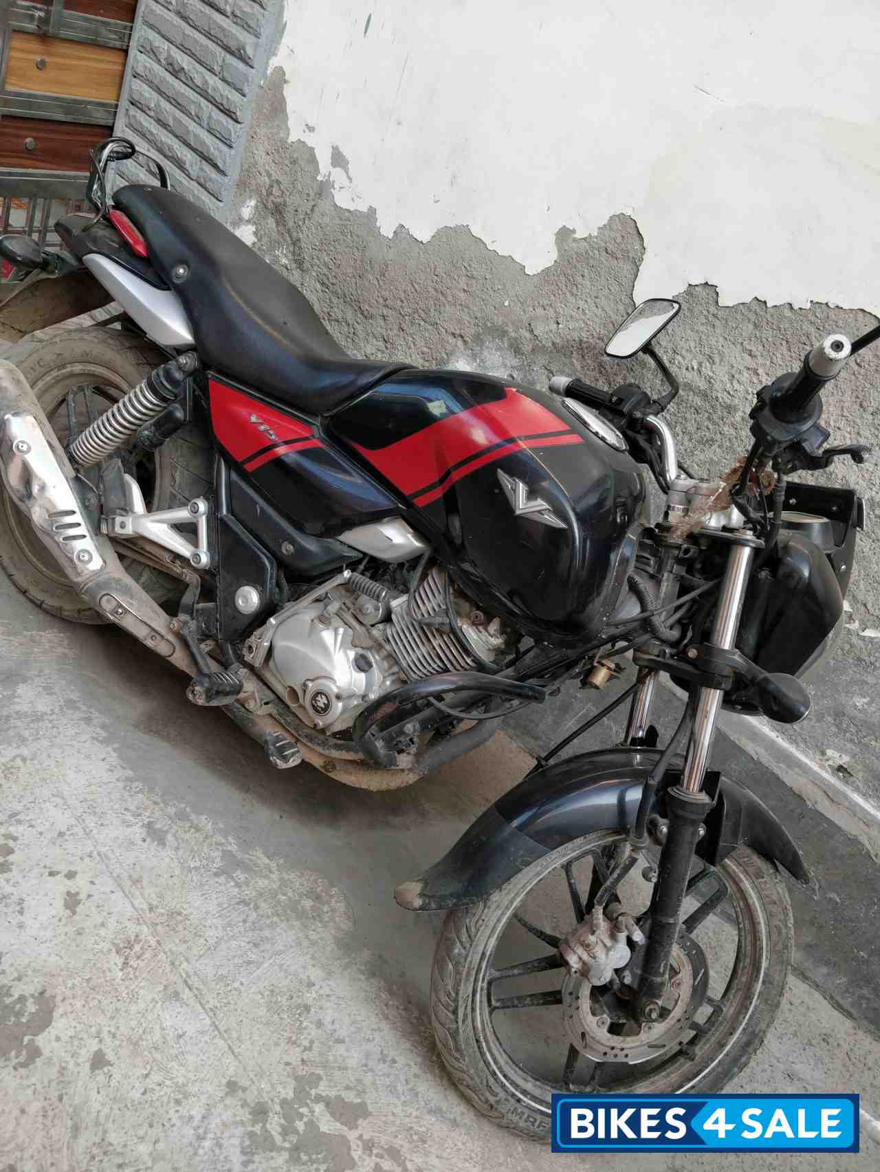 Black And Red Bajaj V15