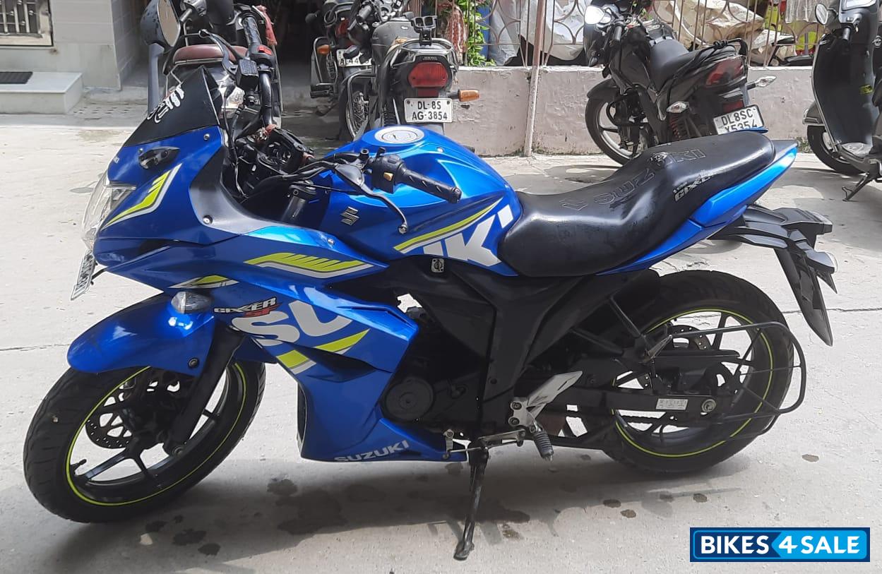 Suzuki Gixxer SF