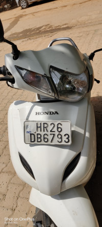 White Honda Activa 3G