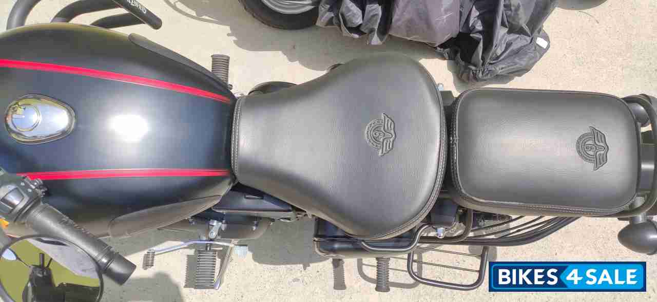 Black Royal Enfield Classic Stealth Black