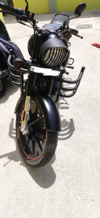 Black Royal Enfield Classic Stealth Black