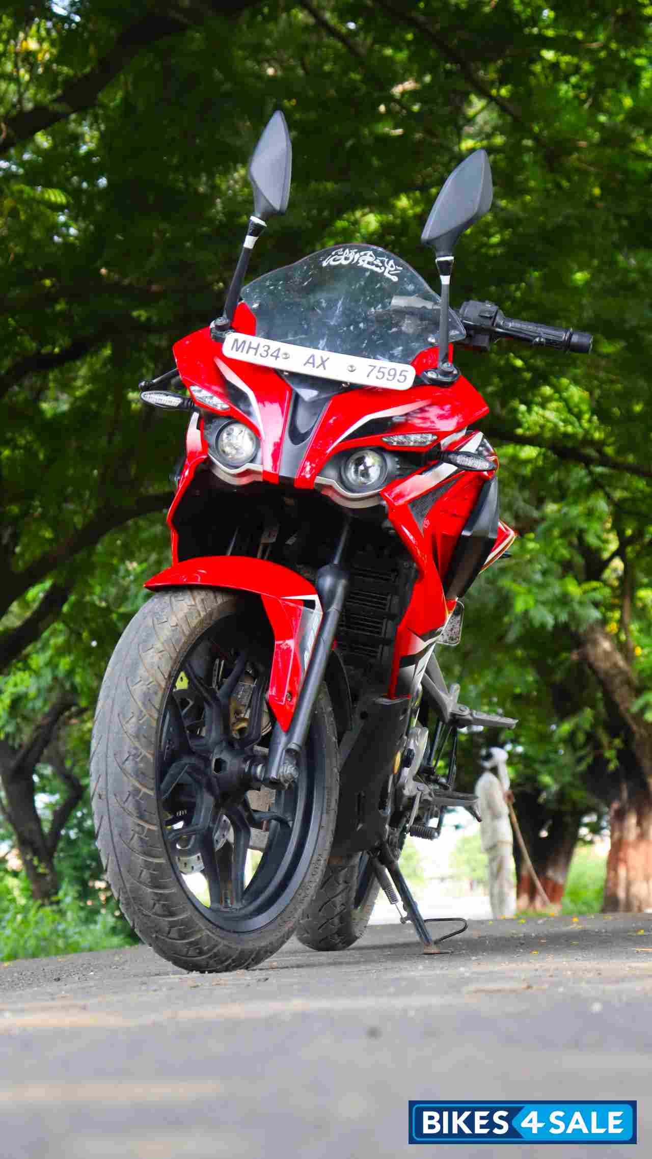 Bajaj Pulsar RS 200 ABS