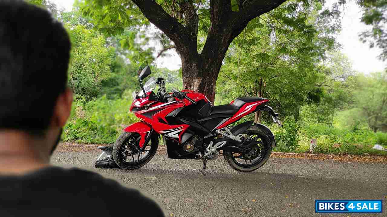 Bajaj Pulsar RS 200 ABS Bajaj Pulsar RS 200 ABS