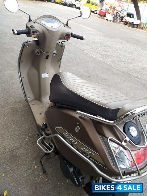 Brown TVS Jupiter Classic Brown TVS Jupiter Classic