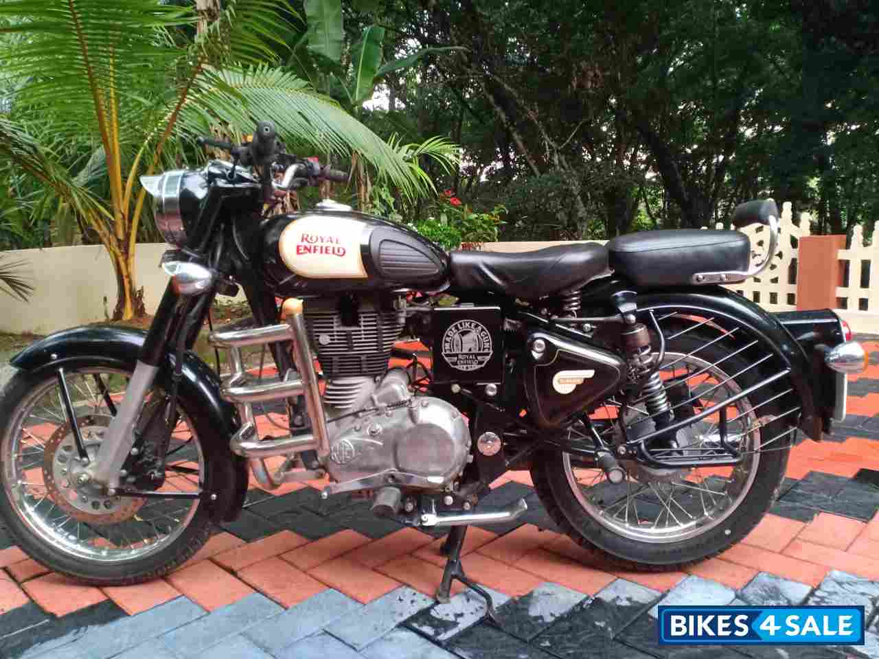 Black Royal Enfield Classic 350