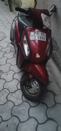Red Honda Activa i