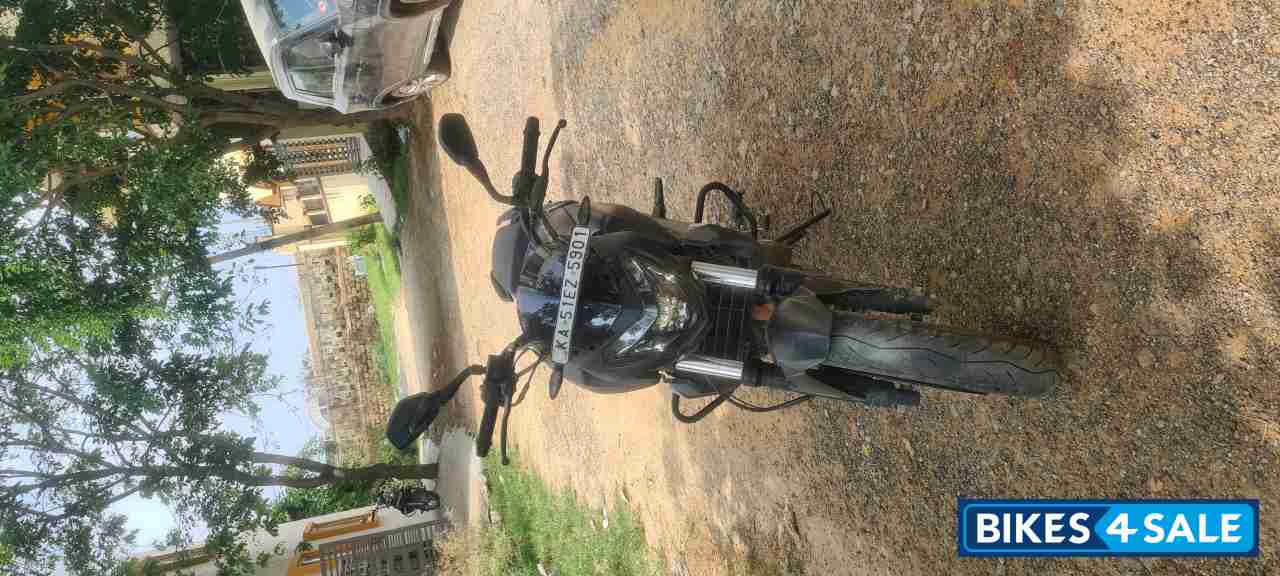 Black Bajaj Dominar 400 Disc