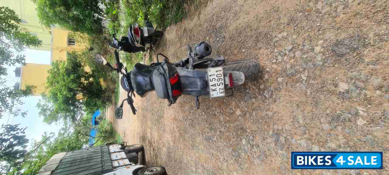 Black Bajaj Dominar 400 Disc