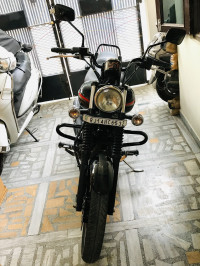 Black Bajaj Avenger Street 220