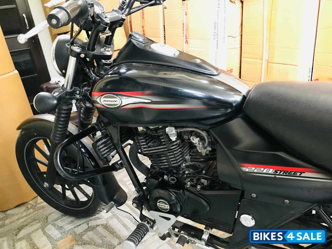Black Bajaj Avenger Street 220