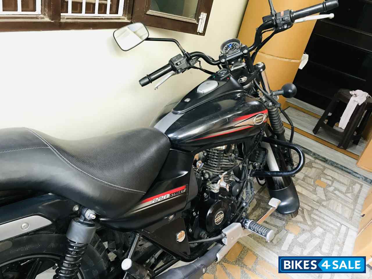 Black Bajaj Avenger Street 220