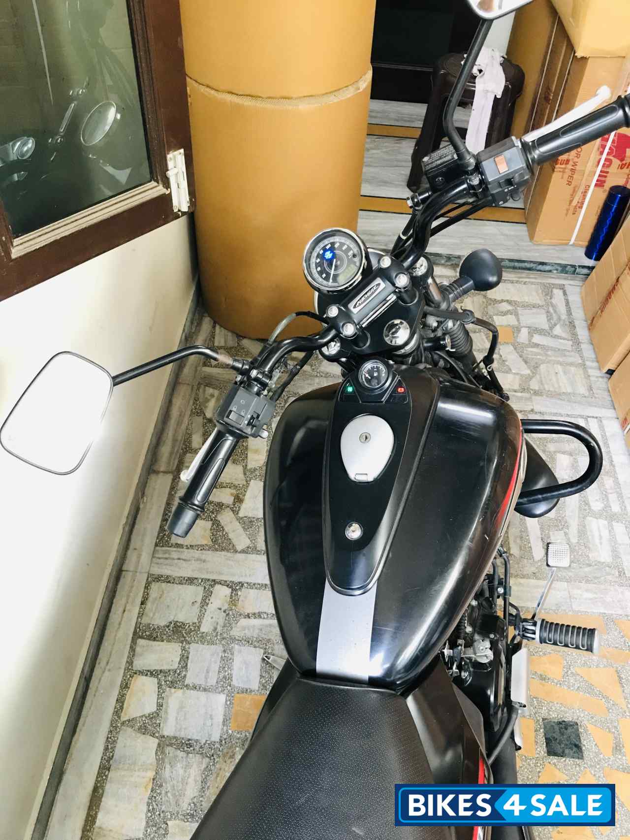 Black Bajaj Avenger Street 220