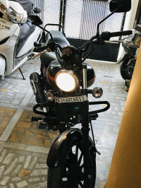 Black Bajaj Avenger Street 220