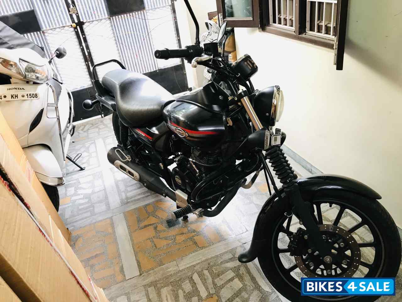 Black Bajaj Avenger Street 220