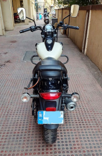 Bajaj Avenger