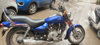 Blue Bajaj Avenger 220 DTS-i