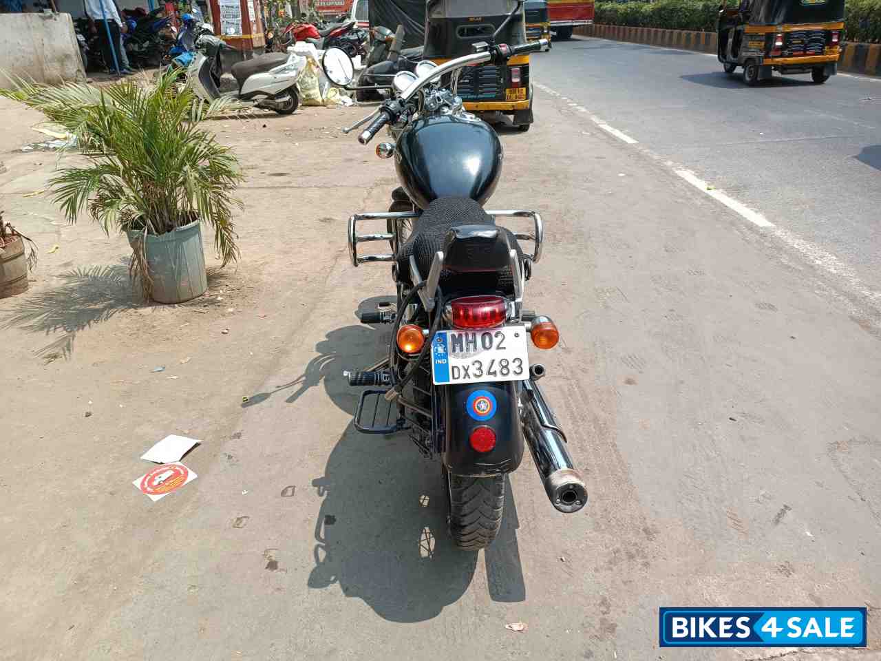 Black Royal Enfield Thunderbird 350 Black Royal Enfield Thunderbird 350