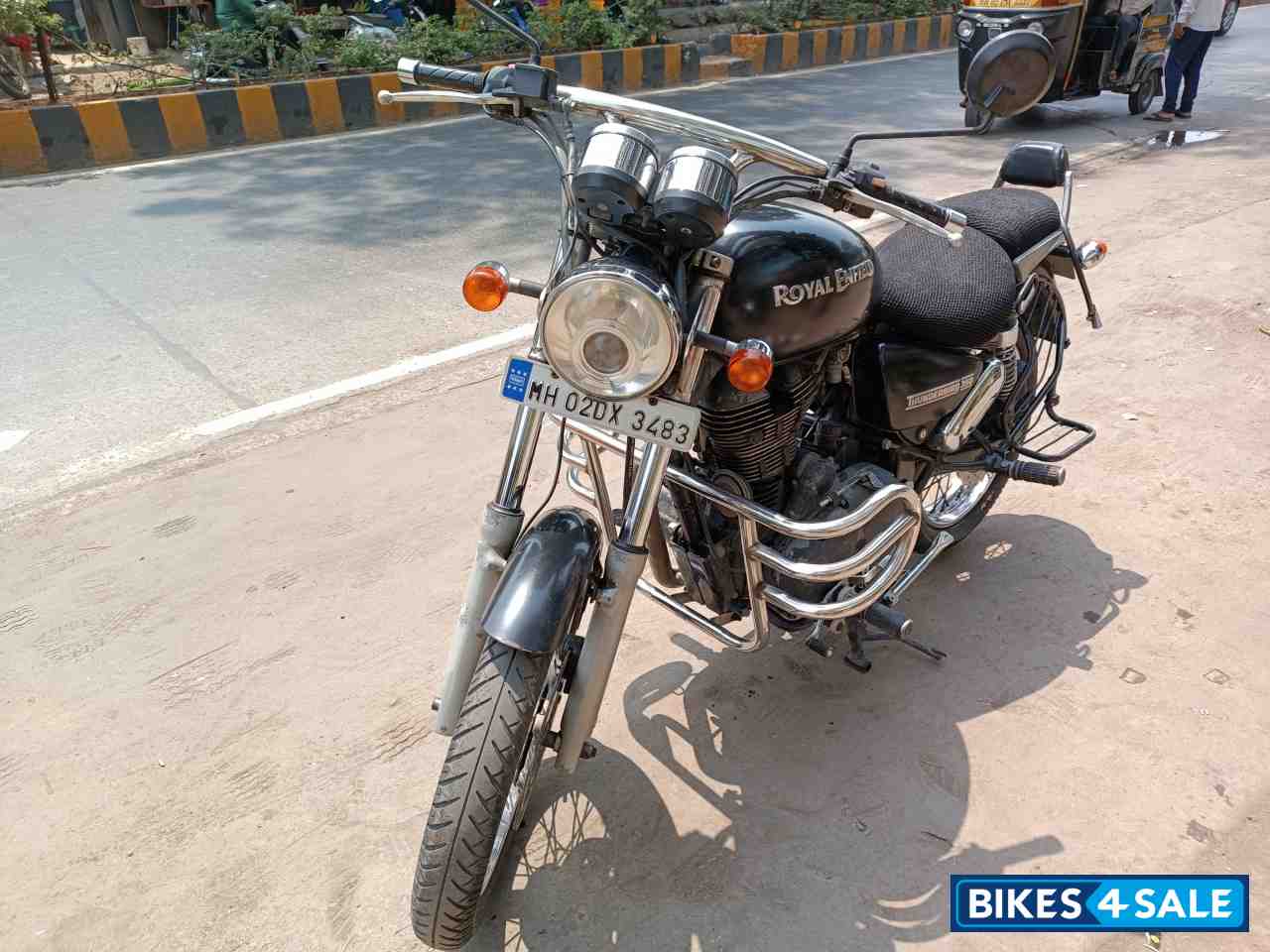 Black Royal Enfield Thunderbird 350 Black Royal Enfield Thunderbird 350