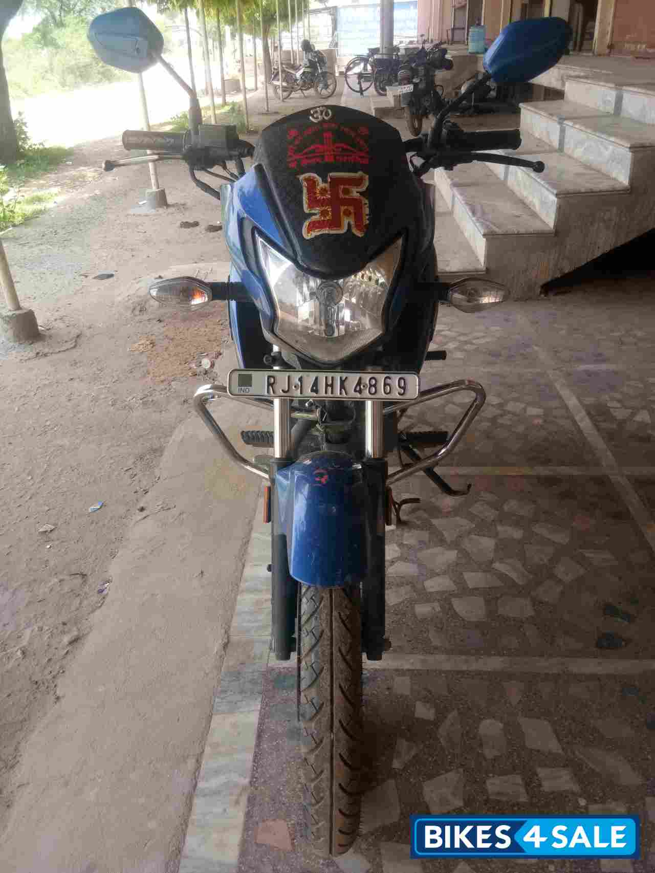 Blue Honda Livo 110