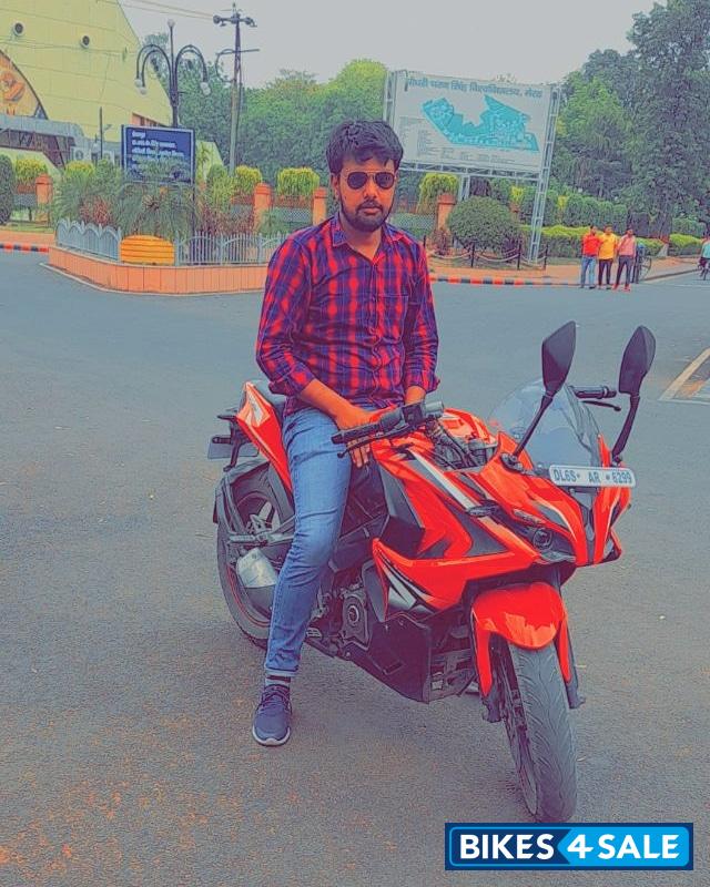 Bajaj Pulsar RS 200 ABS