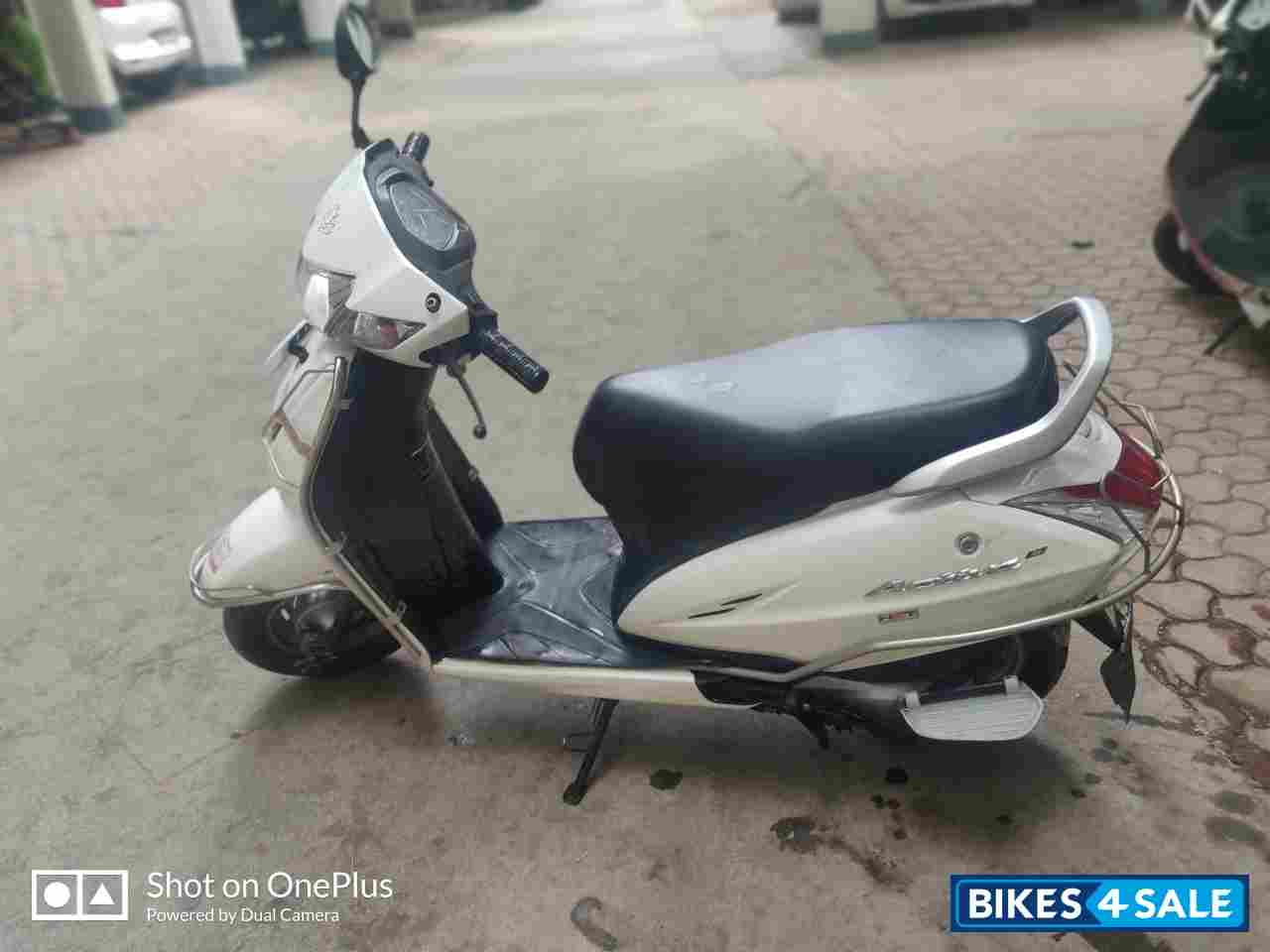 White Honda Activa 3G