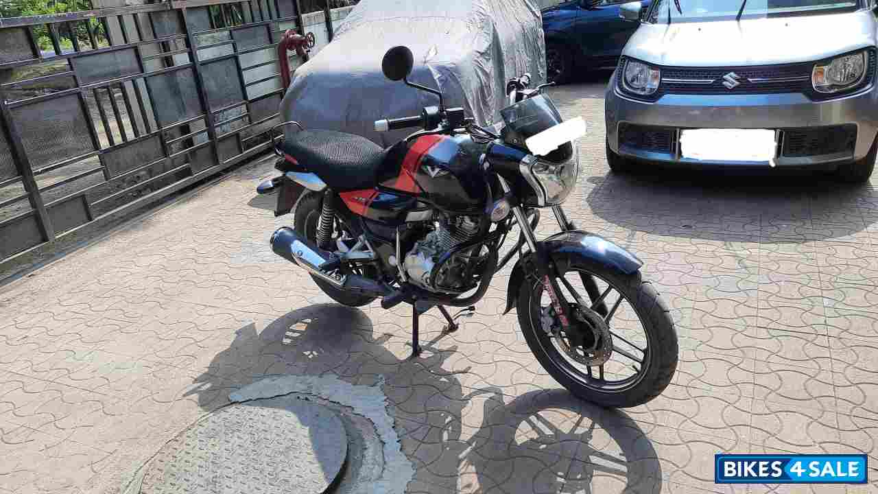 Bajaj V15